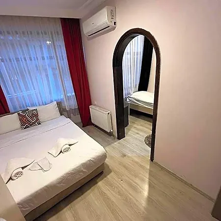 Moonlight Hotel *